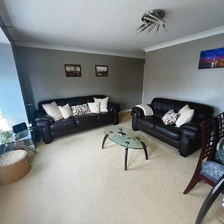 וויטבי Majestic, Modern & Spacious Harbour-View Apartment With Parking מראה חיצוני תמונה