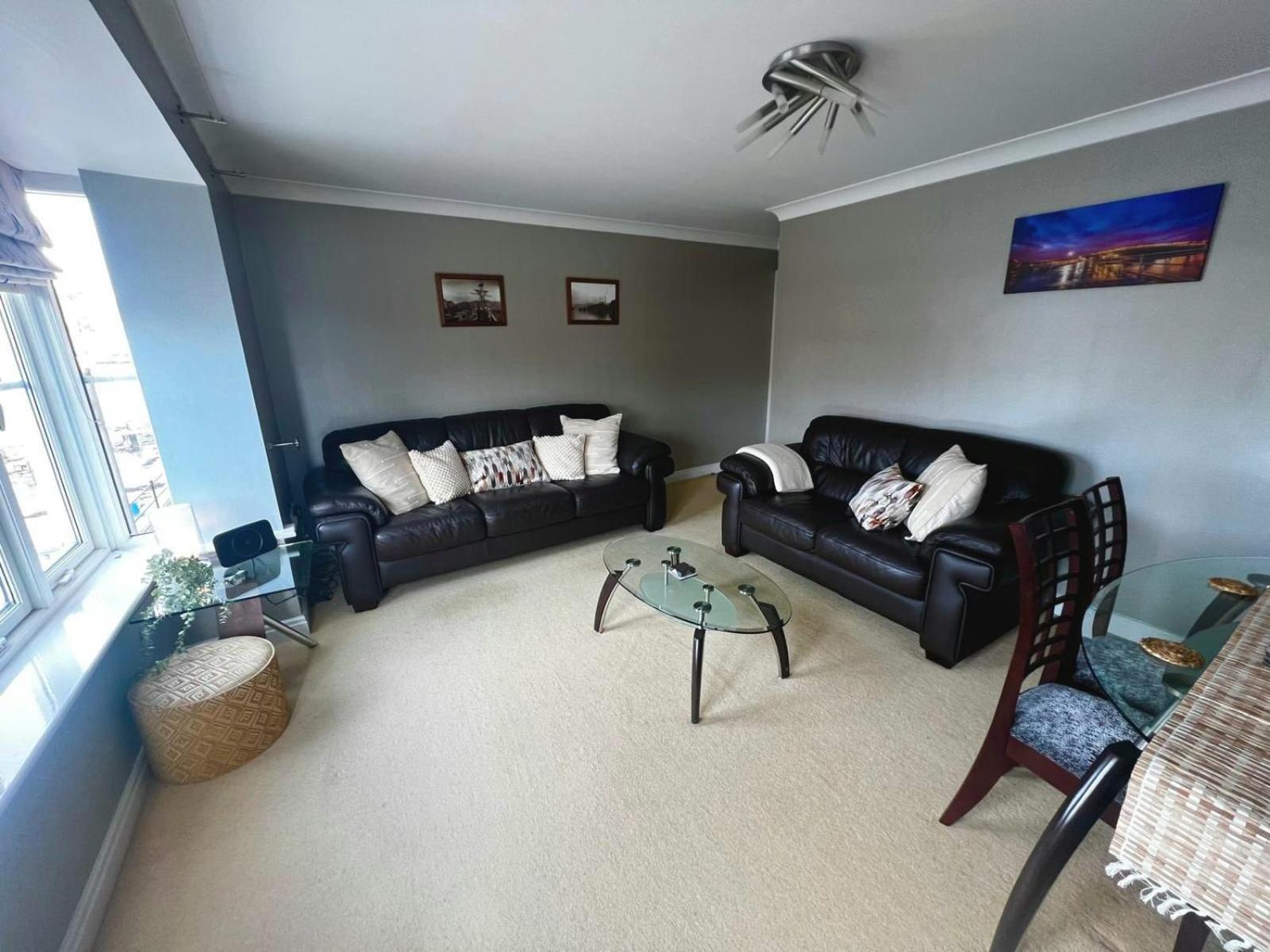 וויטבי Majestic, Modern & Spacious Harbour-View Apartment With Parking מראה חיצוני תמונה