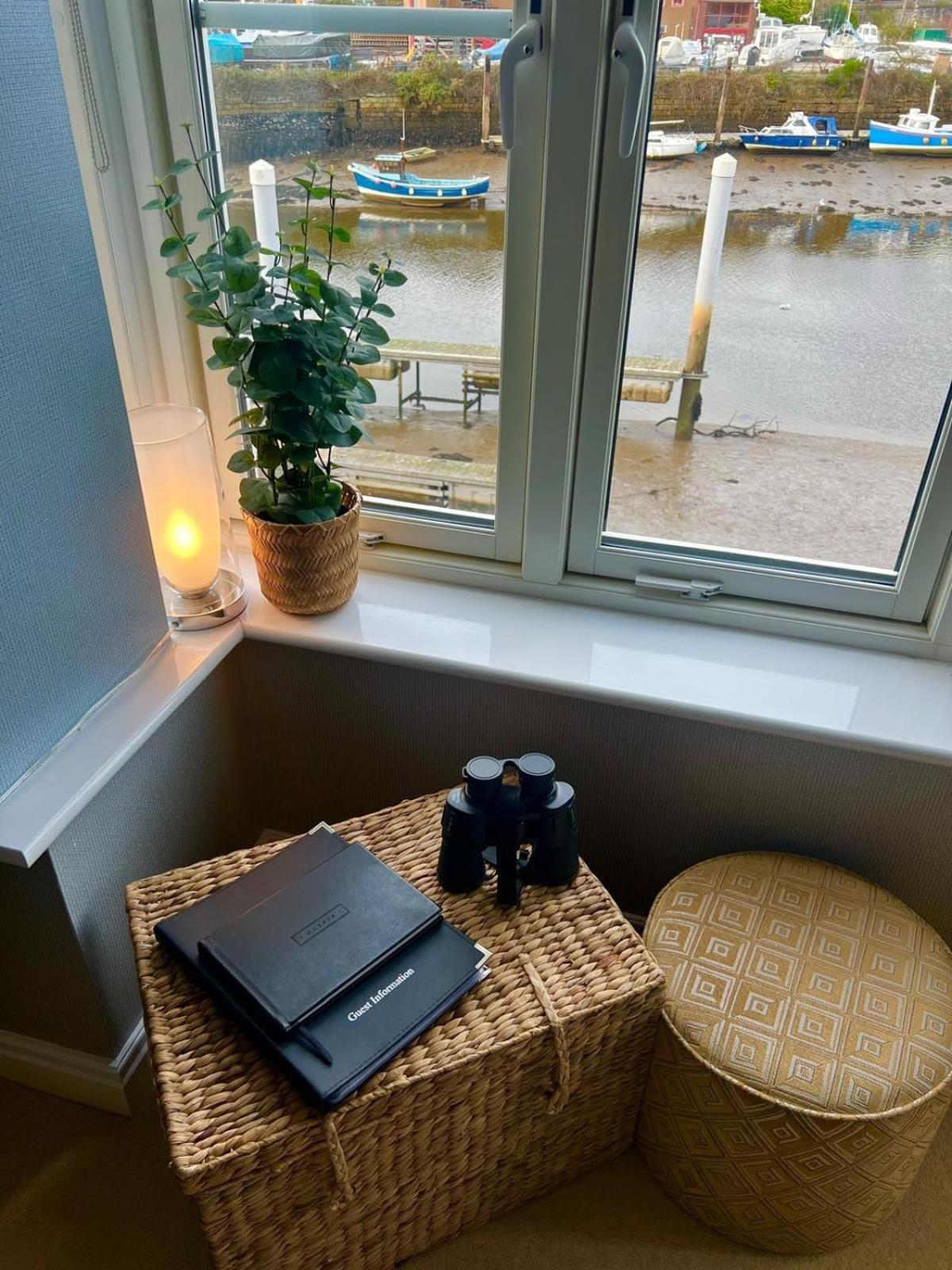 וויטבי Majestic, Modern & Spacious Harbour-View Apartment With Parking מראה חיצוני תמונה